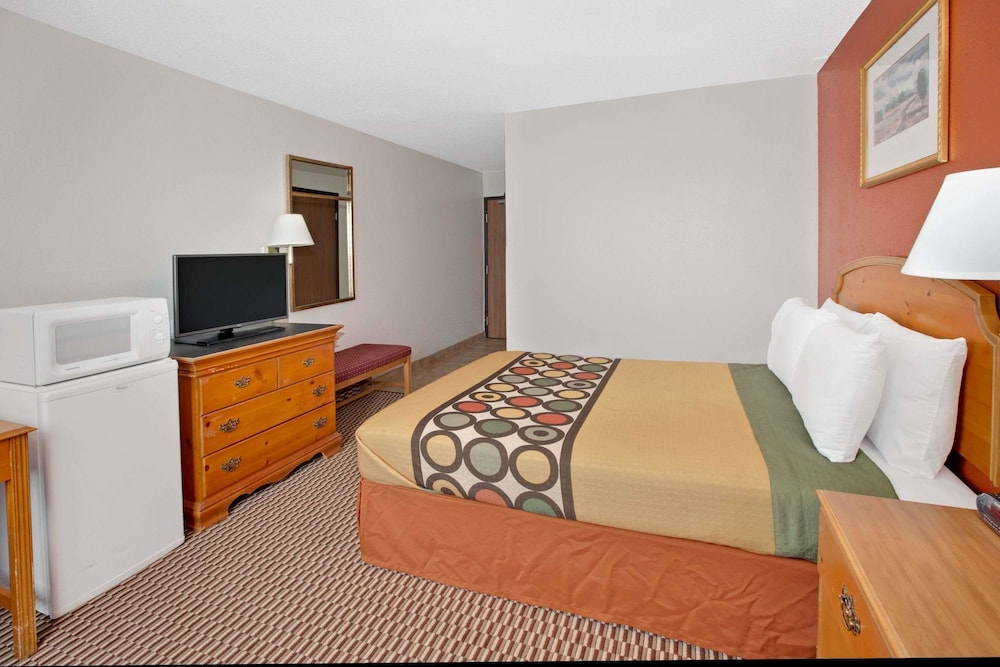 Standard Room, 1 Queen Bed - Photo 3