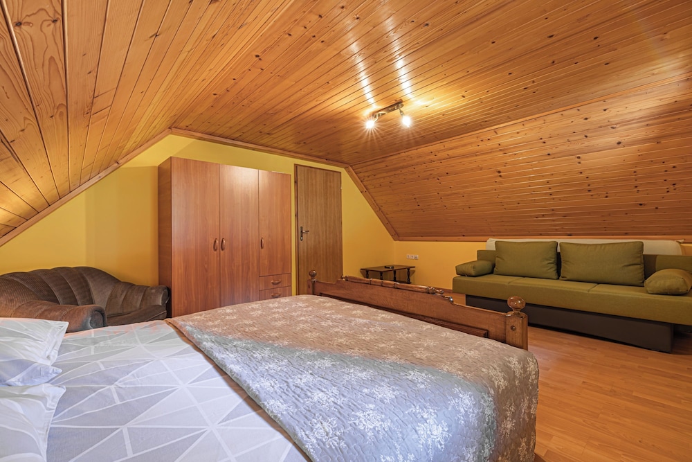 Family House, Multiple Bedrooms, 2 Bathrooms (Kunstek Farmhouse With Sauna) photo 1