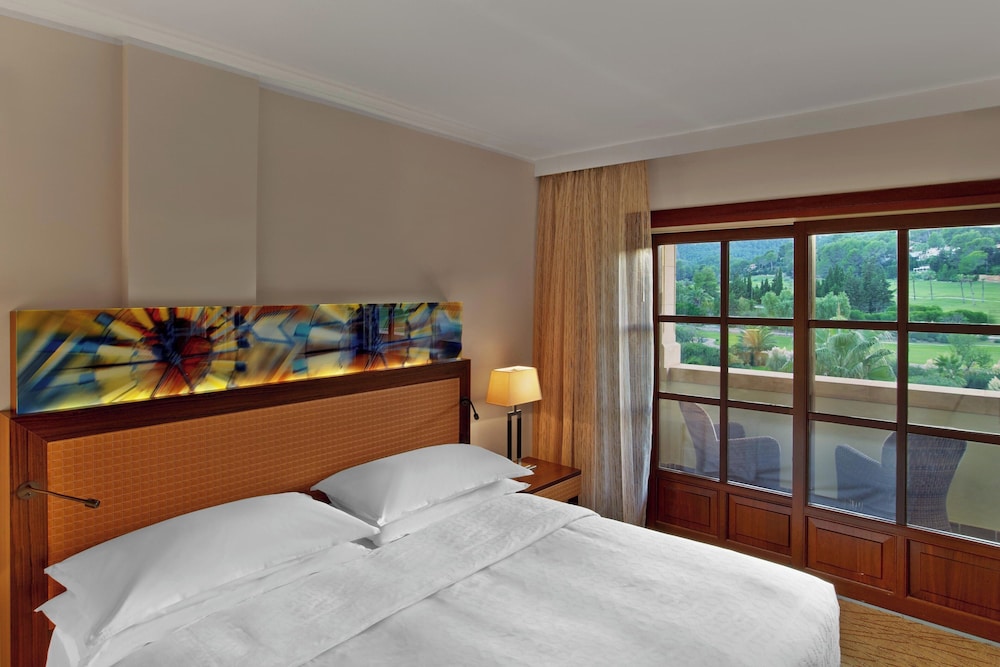 Junior Suite, 1 King Bed with Sofa bed