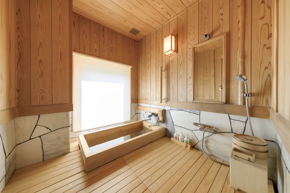 Special Room | Y: Hot spring + 2Japanese style rooms + spacious veranda + study room (79 sqm) photo 2
