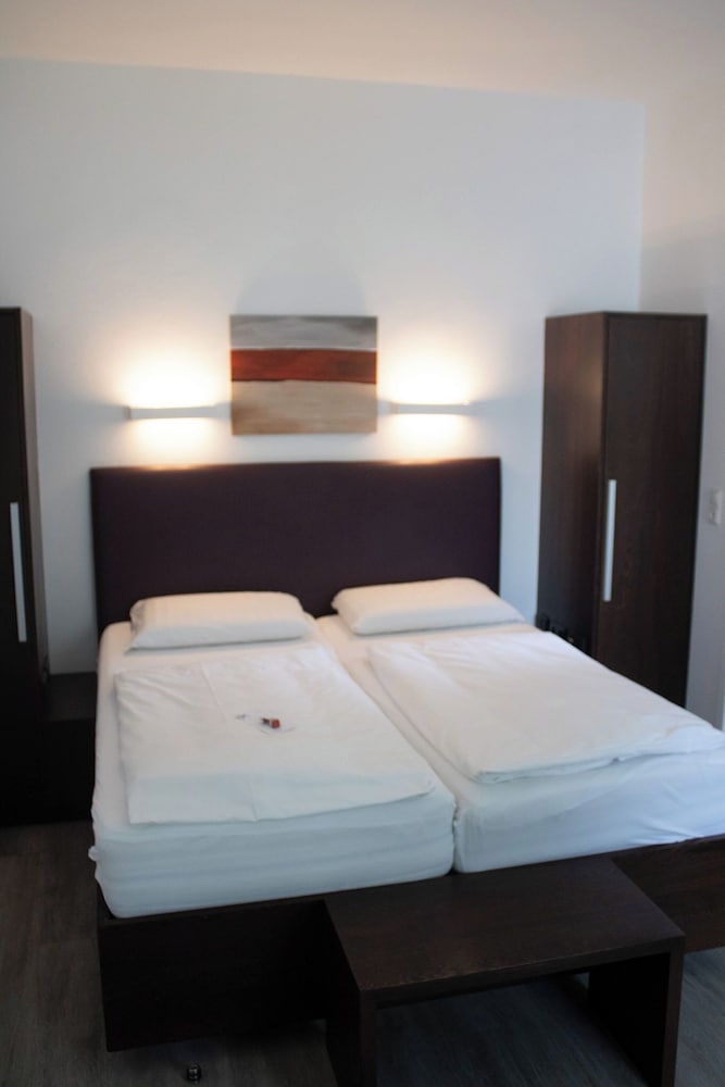 Standard Double Room - Photo 1