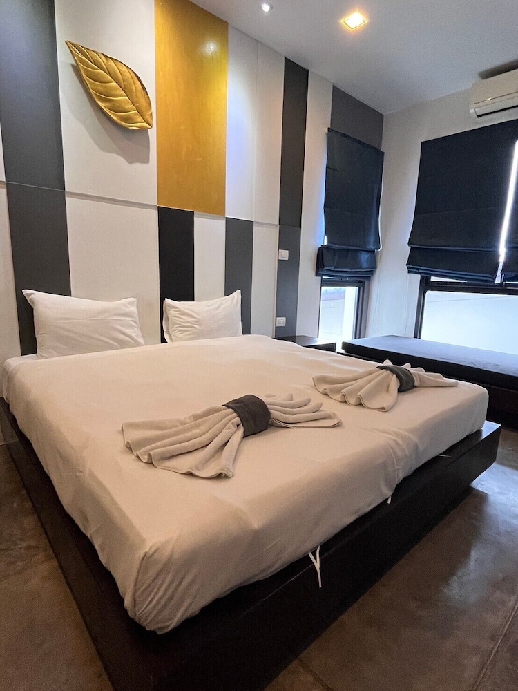 Deluxe Double or Twin Room - Photo 1