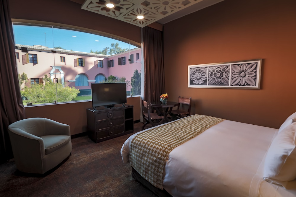 Premier Room, 1 King Bed, Non Smoking, Garden View - Photo 2