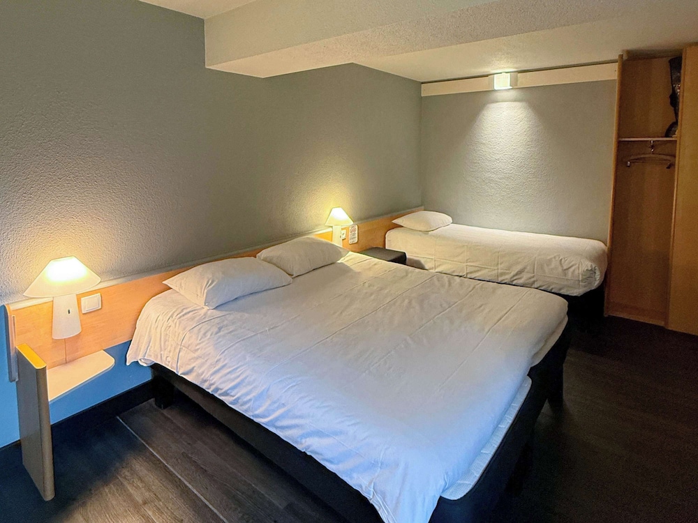 Room, Multiple Beds - Photo 14