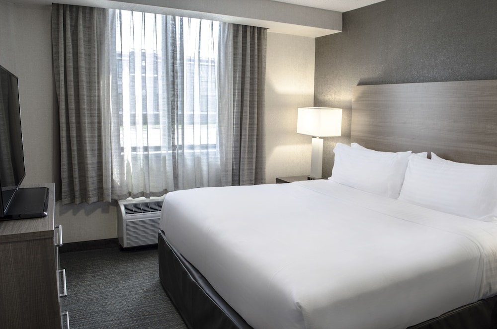 Standard Room, 1 Queen Bed, Mobility Accessible (Communications) - Photo 3