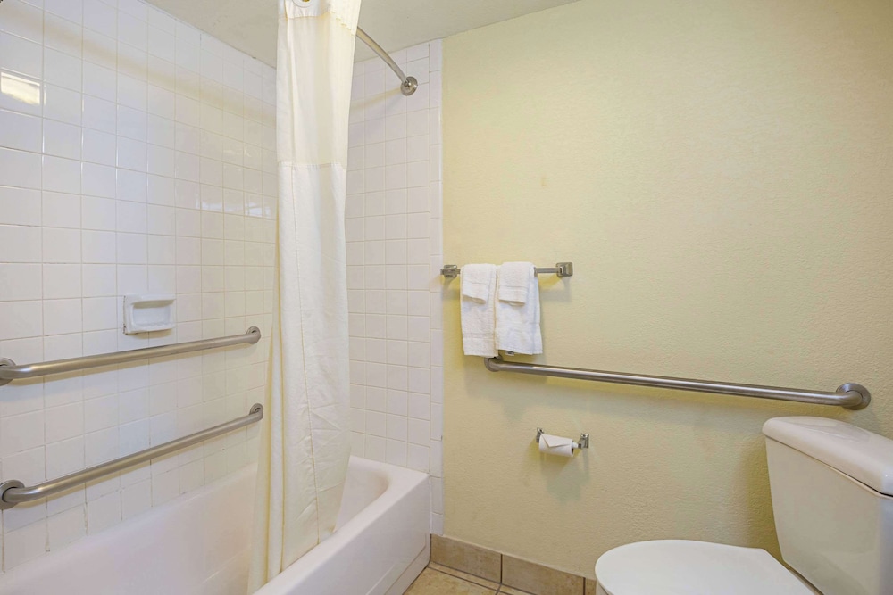 Suite, Multiple Beds, Accessible, Non Smoking - Photo 2