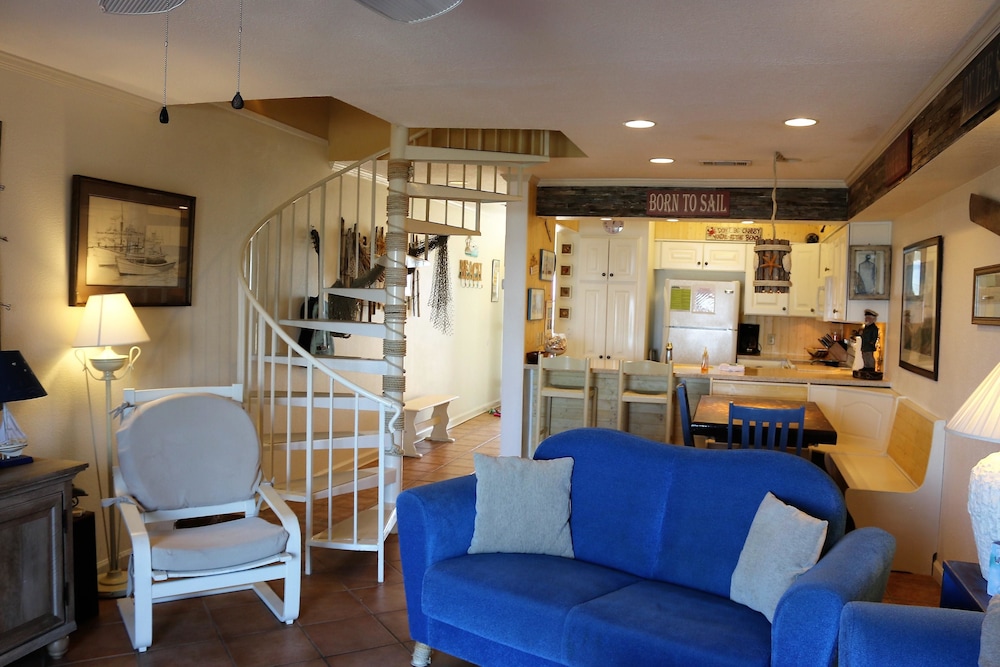 Townhome, 2 Bedrooms