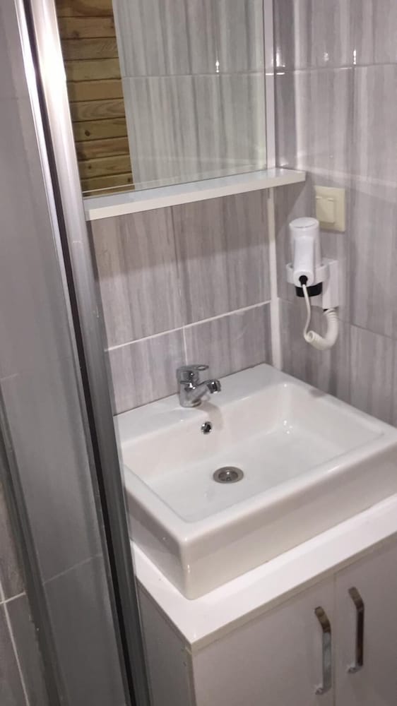 2 Bedroom Suite - Mountain View