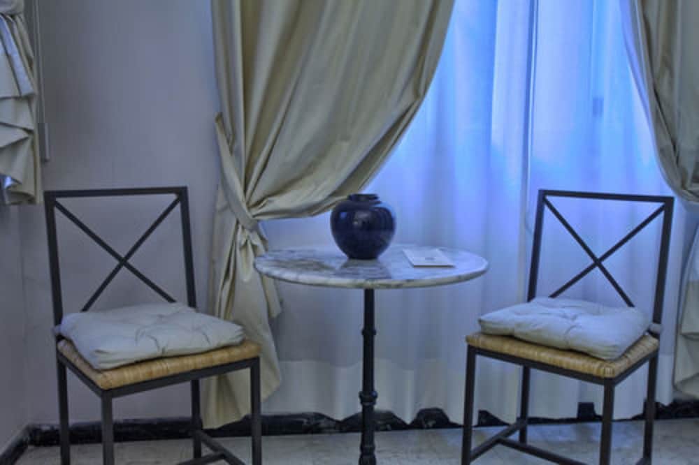 Comfort Double Room, Private Bathroom photo 3