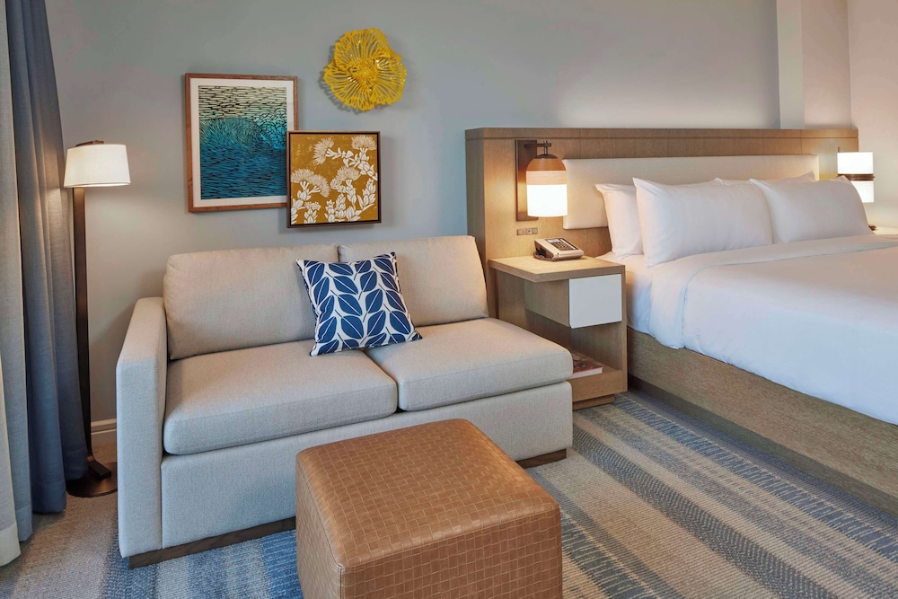 Room, 1 King Bed With Sofa Bed, Oceanfront (diamond Head, Rainbow Tower, Renovated)