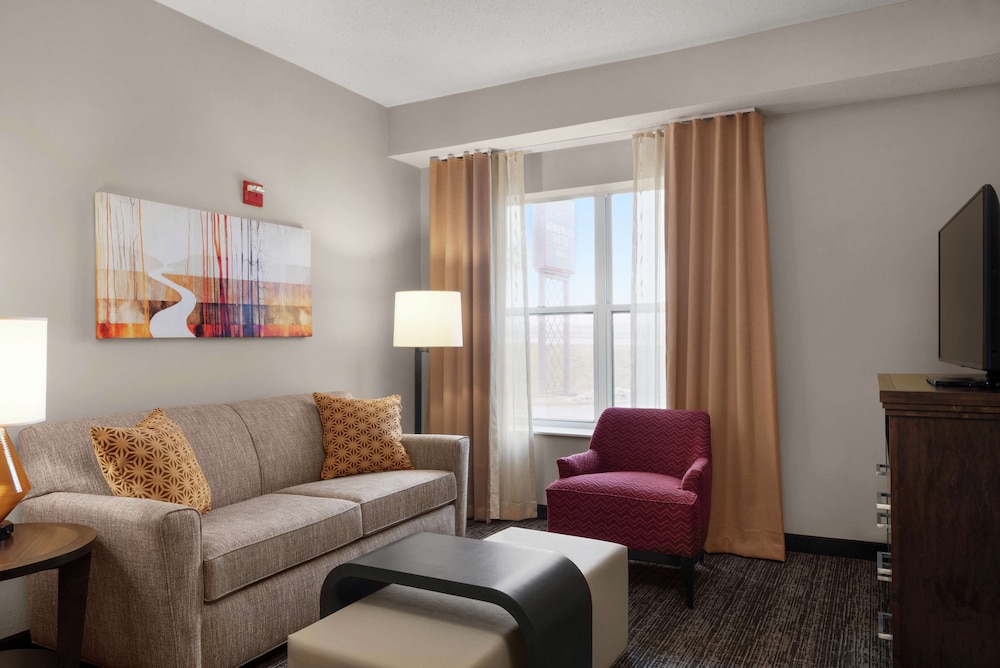 2 King Beds, 2 Bedroom Suite, Mobility Accessible, Roll-in Shower, Non-Smoking - Photo 8