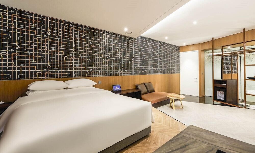 Superior Suite - Photo 2