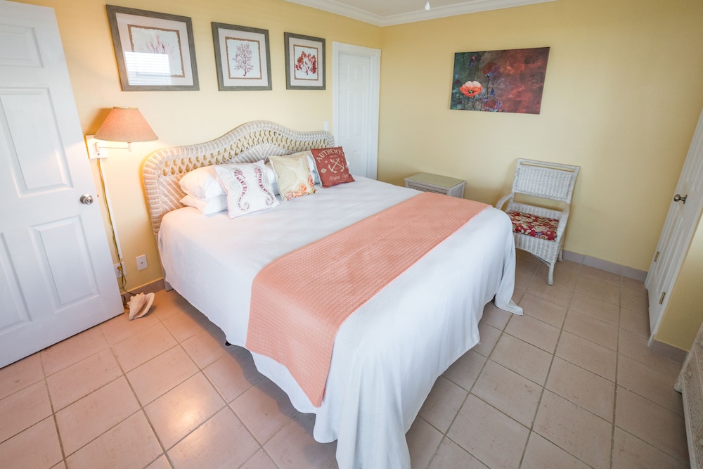 Condo, 2 Bedrooms, Ground Floor