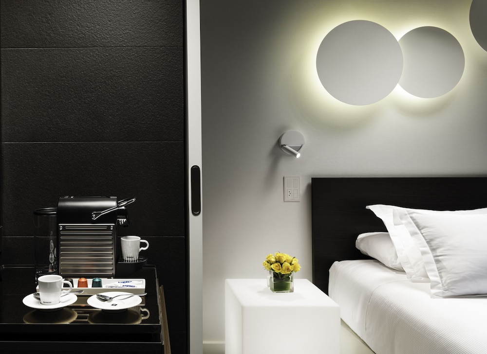 Double or Twin Room (Classic Bedroom) photo 2