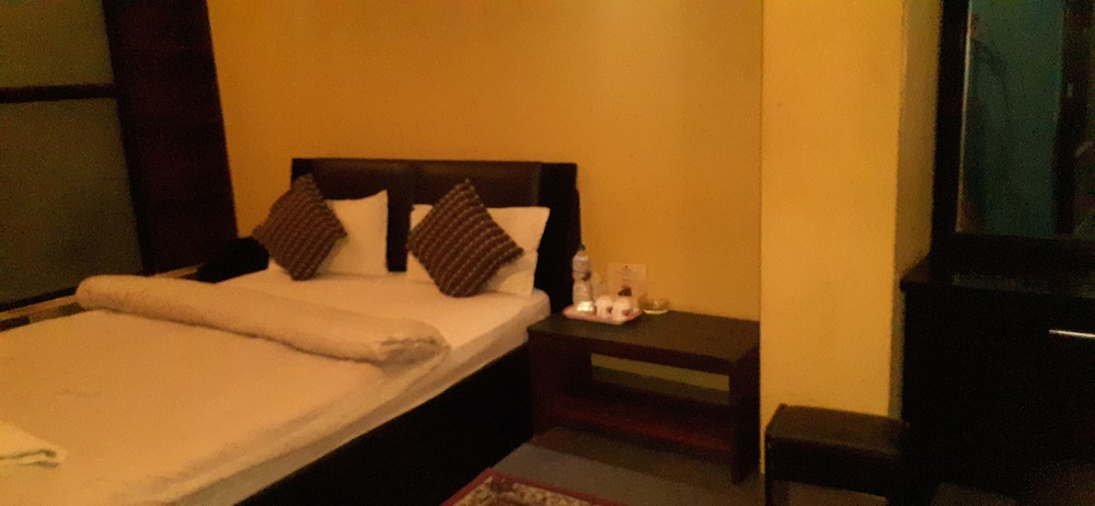 Comfort Room, 1 Queen Bed, Non Smoking photo 1