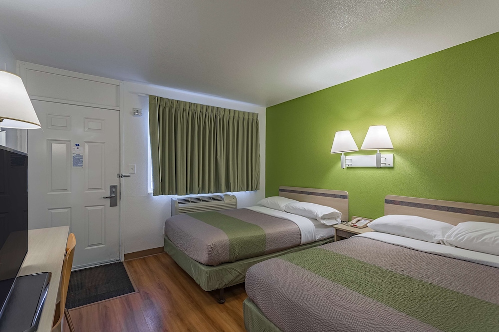 Standard Room, 2 Double Beds, Non Smoking photo 1