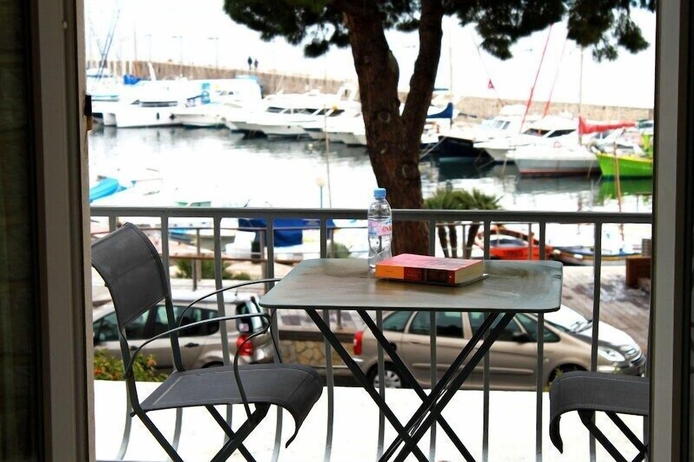 Double Room, Sea View - Photo 3