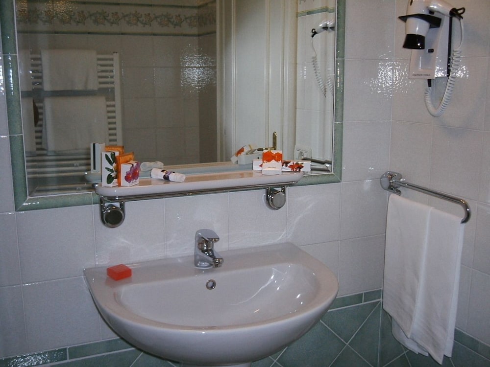 Triple Room, 2 Bedrooms