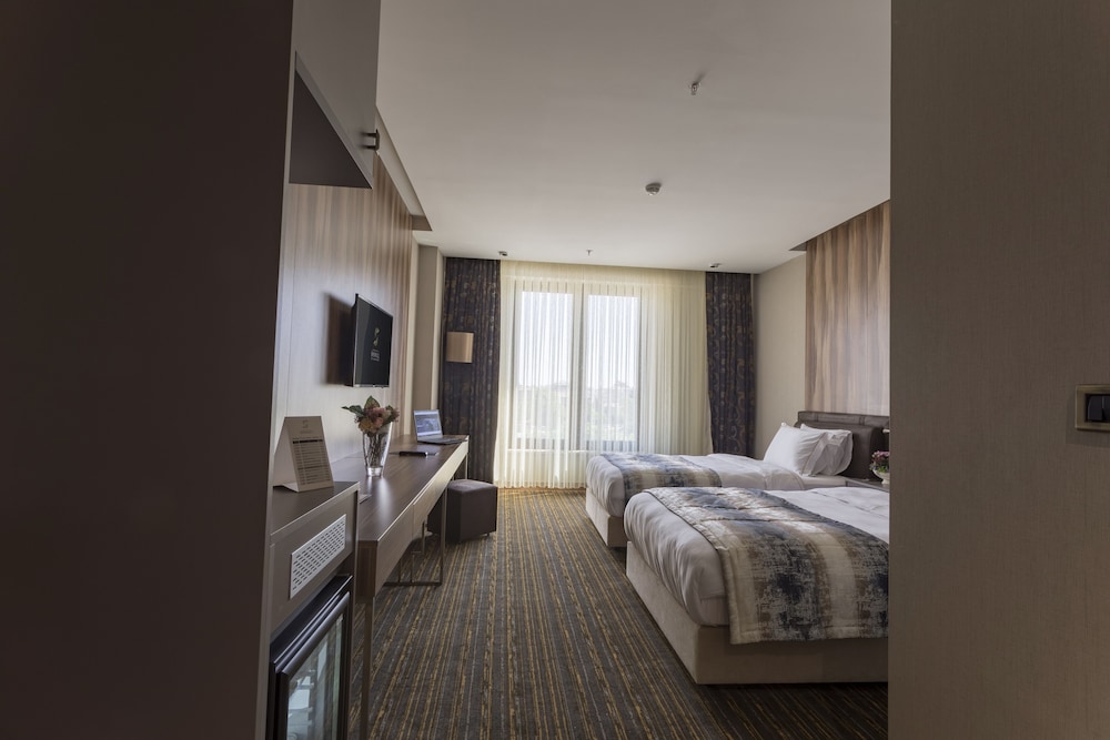 Standard Twin Room, 2 Twin Beds, City View - Photo 3