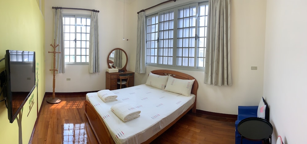 Economy Double Room photo 1