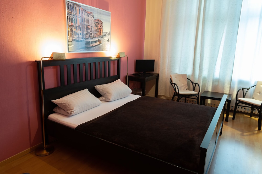 Classic Quadruple Room, Private Bathroom, Courtyard View (Vierbettzimmer) photo 2