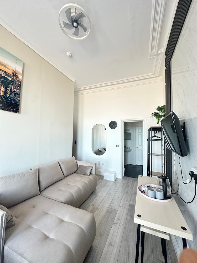 Standard Quadruple Room, Ensuite, Sea View photo 2