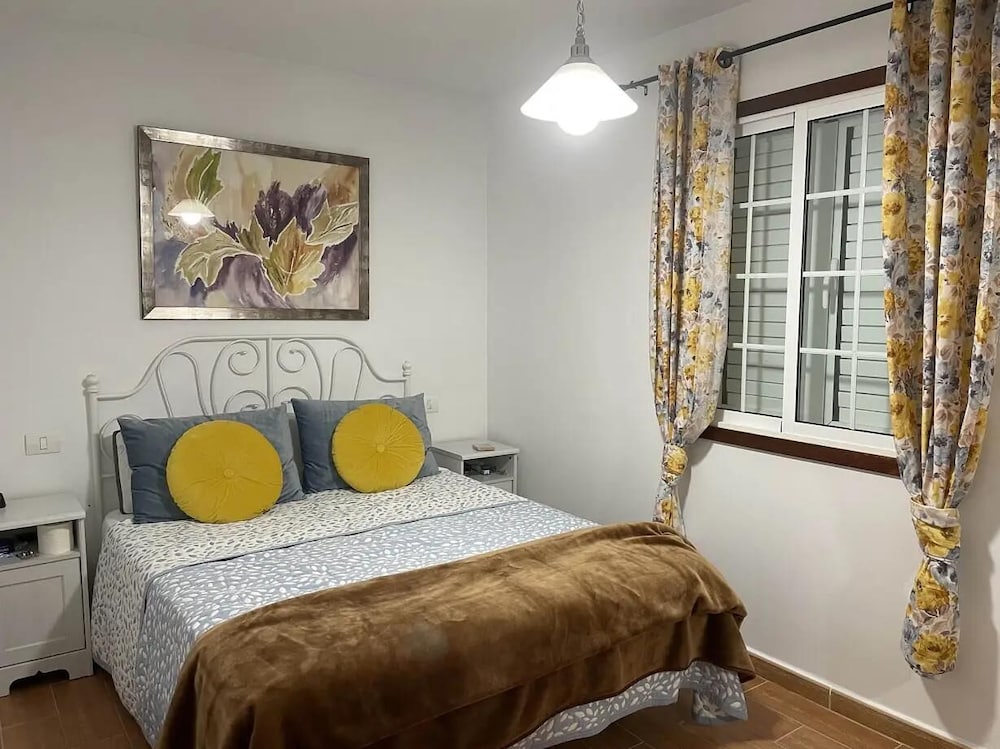 Family House, 3 Bedrooms, Partial Sea View photo 3