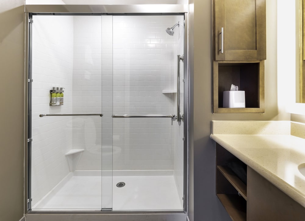 Suite, 1 Bedroom, Accessible, Kitchen (Communications) - Photo 3