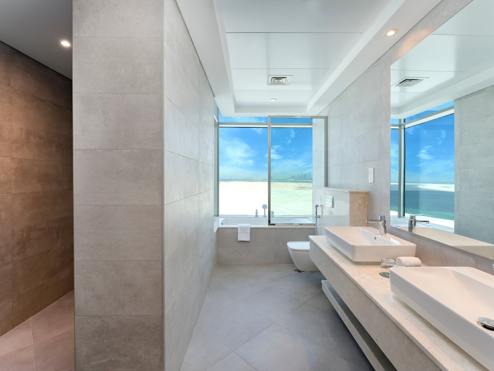 Junior Suite, 1 King Bed, Sea View photo 2