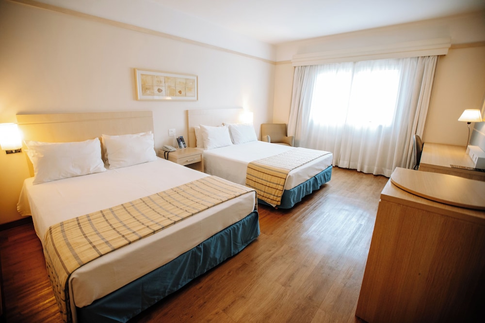 Deluxe Double or Twin Room, 2 Double Beds photo 1