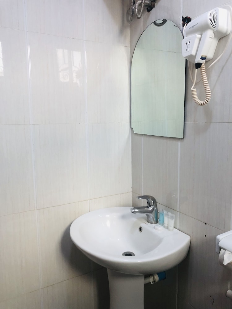 Standard Room, 1 King Bed, Private Bathroom, City View