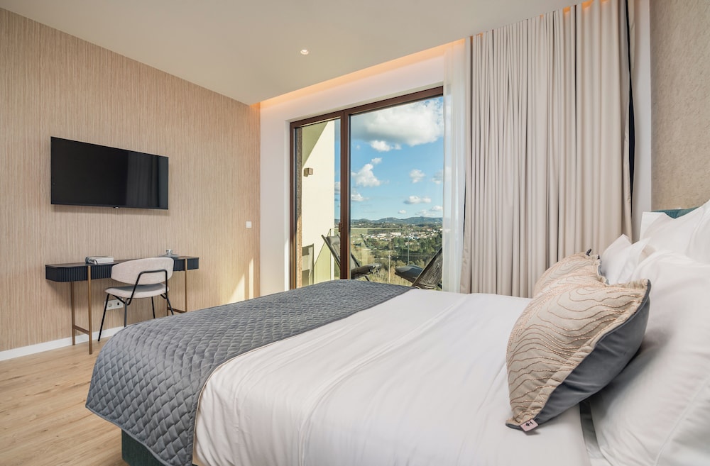 Superior Double Room, Balcony, Pool View photo 2