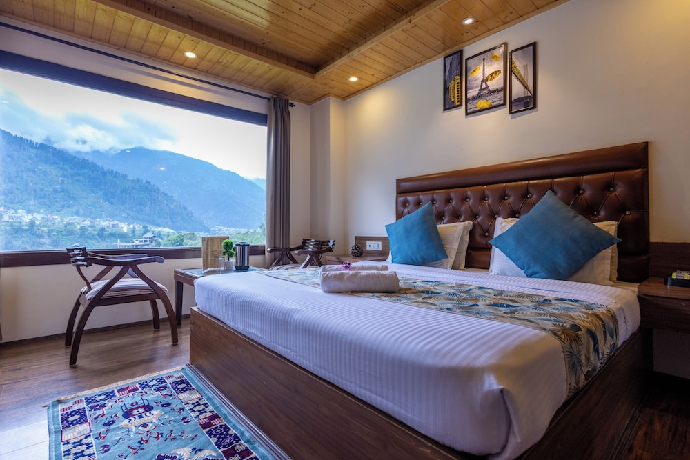Deluxe Double or Twin Room, Hill View
