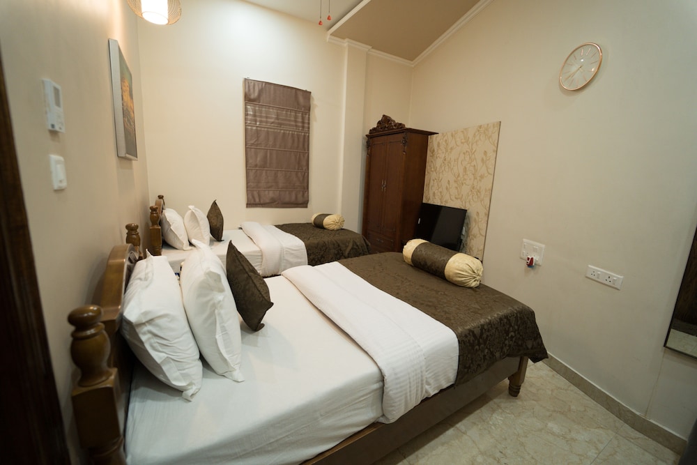 Premium Deluxe Twin Room - Photo 7