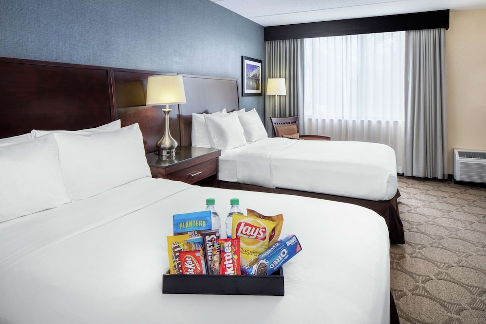 Room, 1 King Bed (Treat Yourself Amenities)