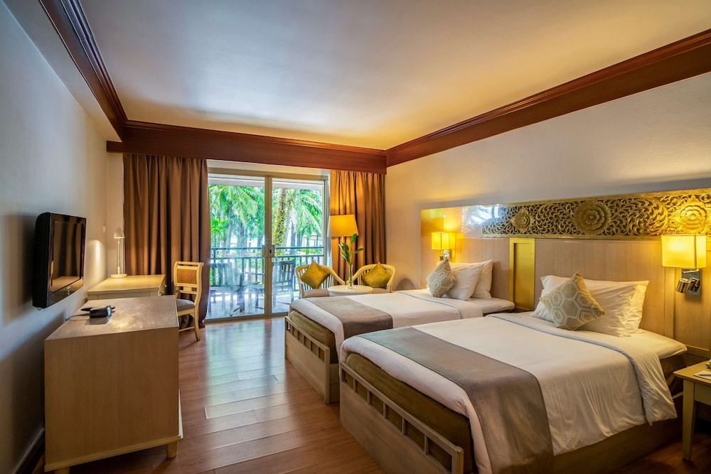 Deluxe Room, 2 Twin Beds, Balcony, Sea Facing - Photo 2