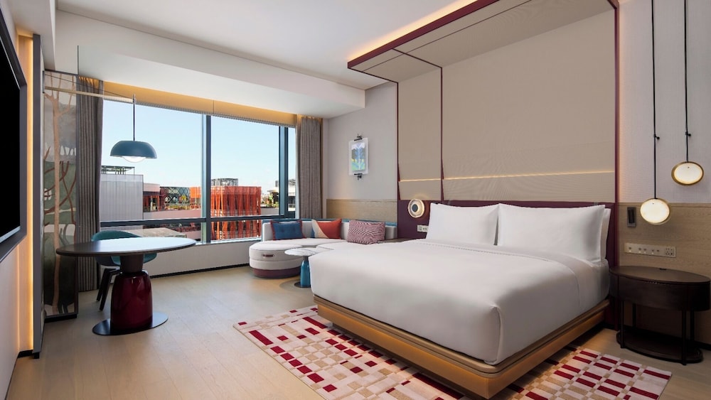 KING GUEST ROOM