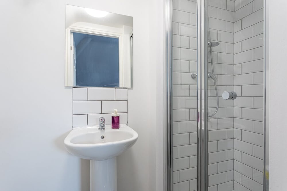 Standard Double Room, 1 Double Bed, Non Smoking, Ensuite - Photo 12