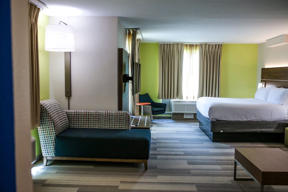 Standard Room, 1 King Bed (Minifridge) - Photo 4