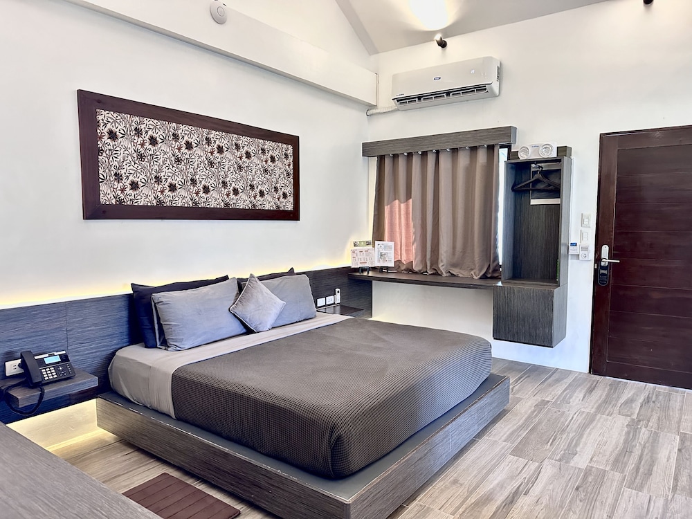 Premier Villa, 1 Bedroom, Pool Access, Garden View photo 2