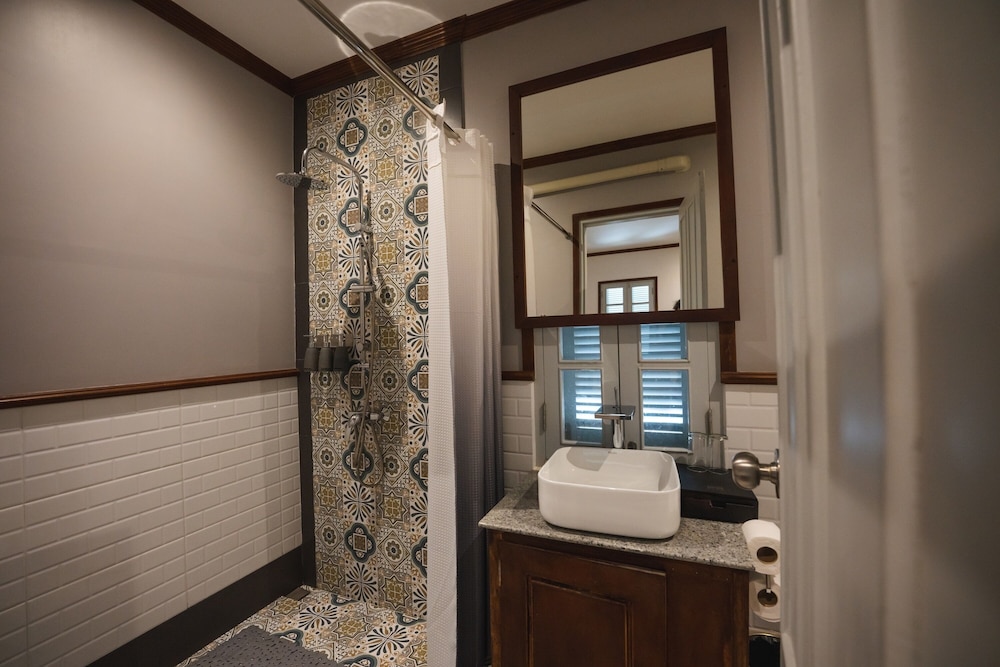Standard Twin Room - Photo 8