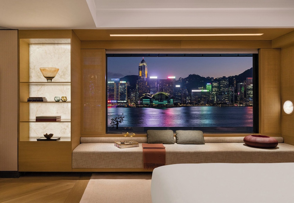 Club Studio Suite, 1 King Bed, Club Lounge Access, Harbor View (Daybed)