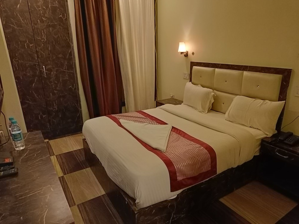 Deluxe Room - Photo 2
