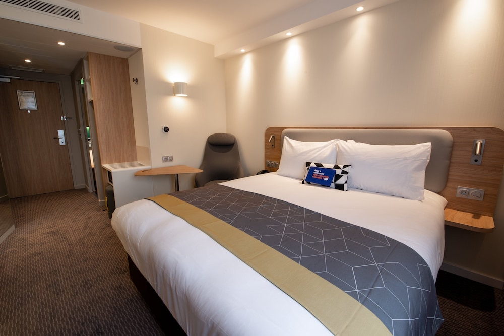Standard Room (Free Breakfast) - Photo 10