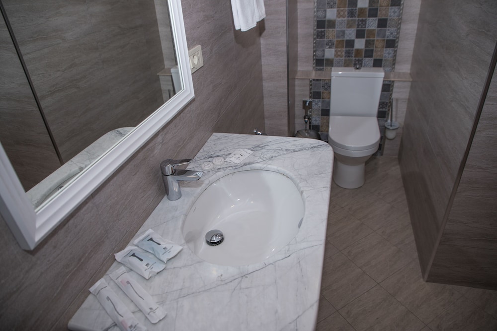 Double or Twin Room - Photo 2
