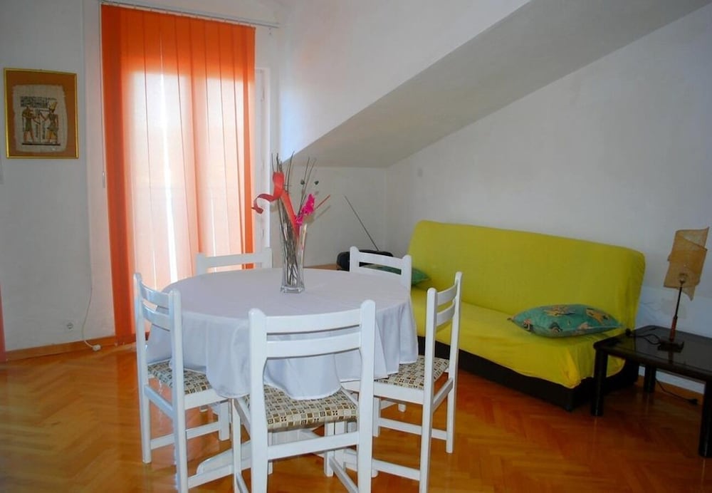 Apartment (Hazi 1 - 150m from sea - A2 Mastrinka)