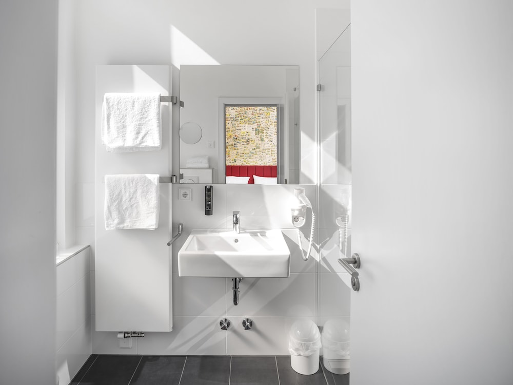 Double Room - Photo 7