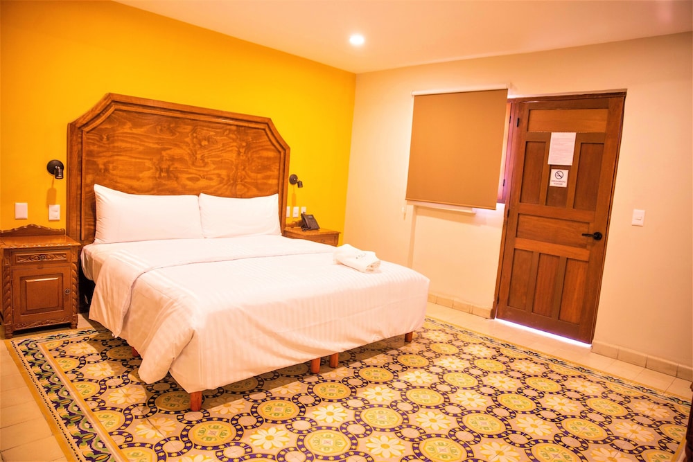 Standard Room, 1 King Bed
