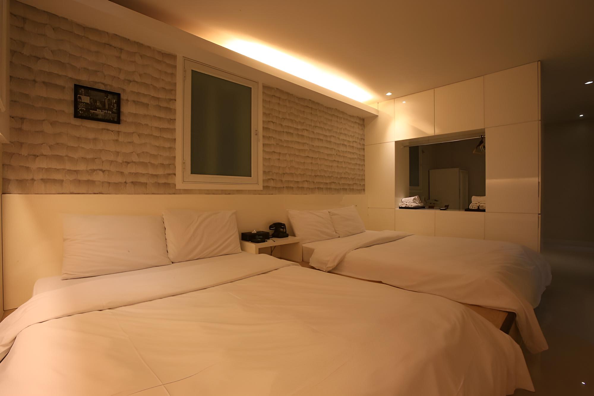 Room (Family room (4 persons)) - Photo 6