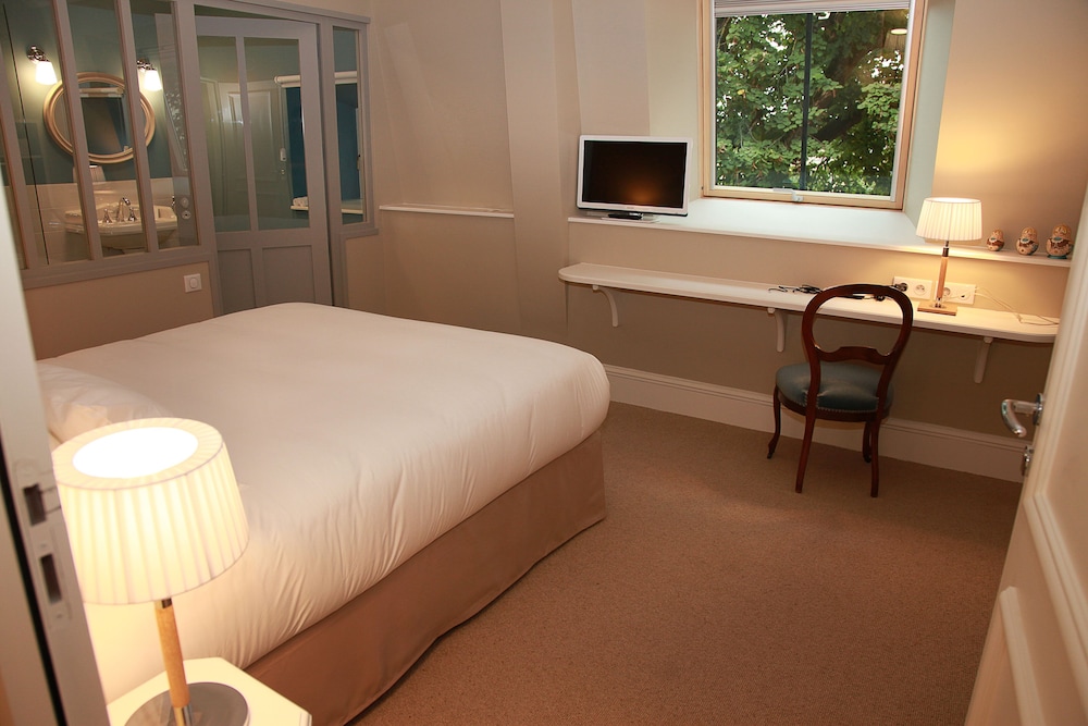 Superior Double Room, 1 Queen Bed, Non Smoking, Garden Area